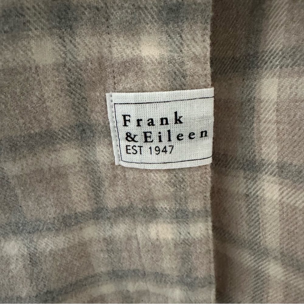 Frank & Eileen Eileen Relaxed Button-Up Shirt Small - Picture 7 of 10